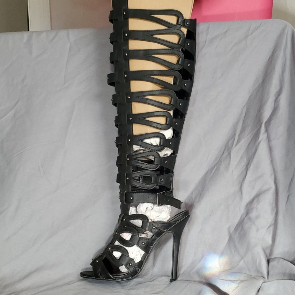 Shoes - Picture 2 of 6